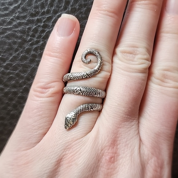 Sterling silver snake ring- size 7.5 - Picture 9 of 10